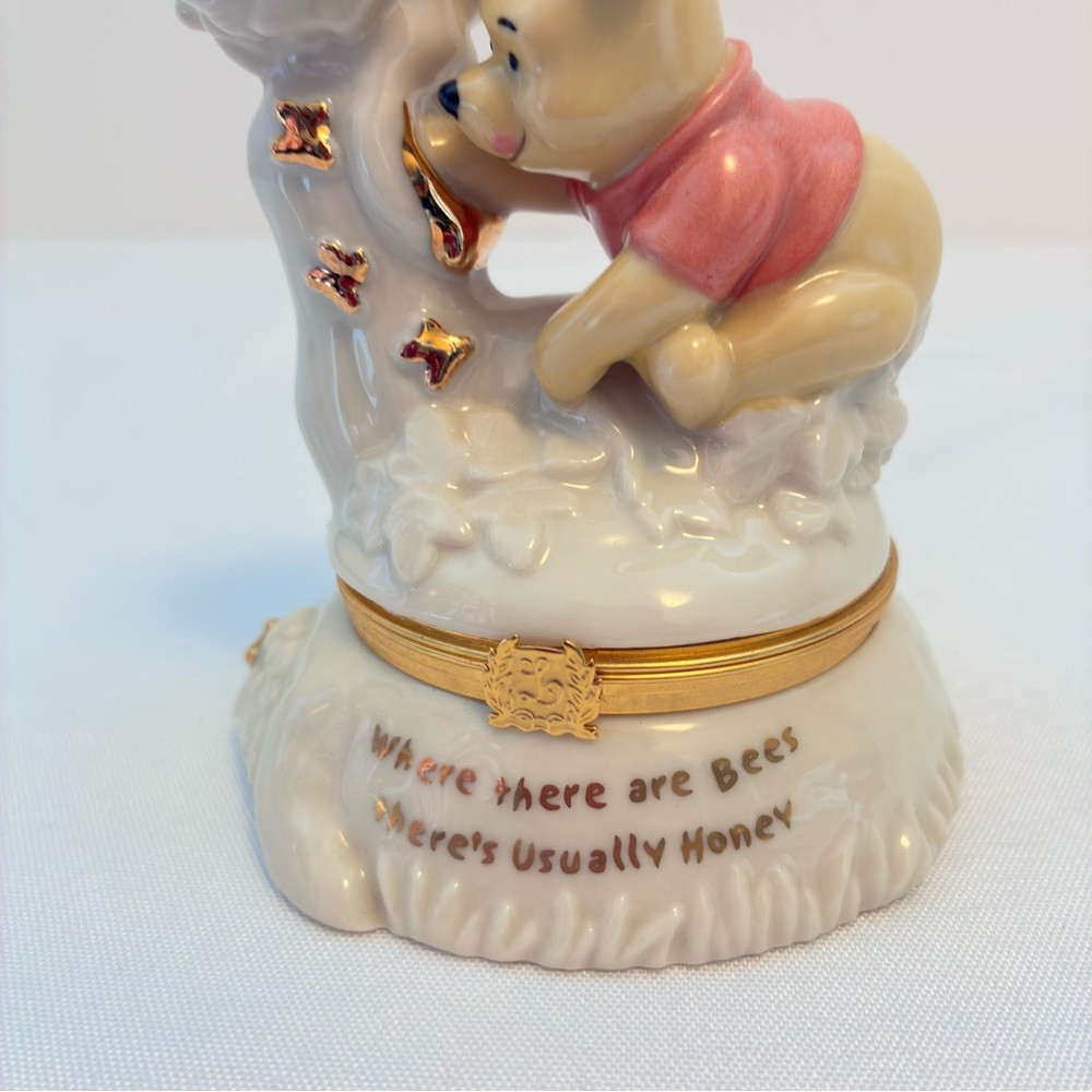 Lenox Treasures Disney Winnie the Pooh "Pooh's Treasure of Honey" Trinket Box - Picture 3 of 12